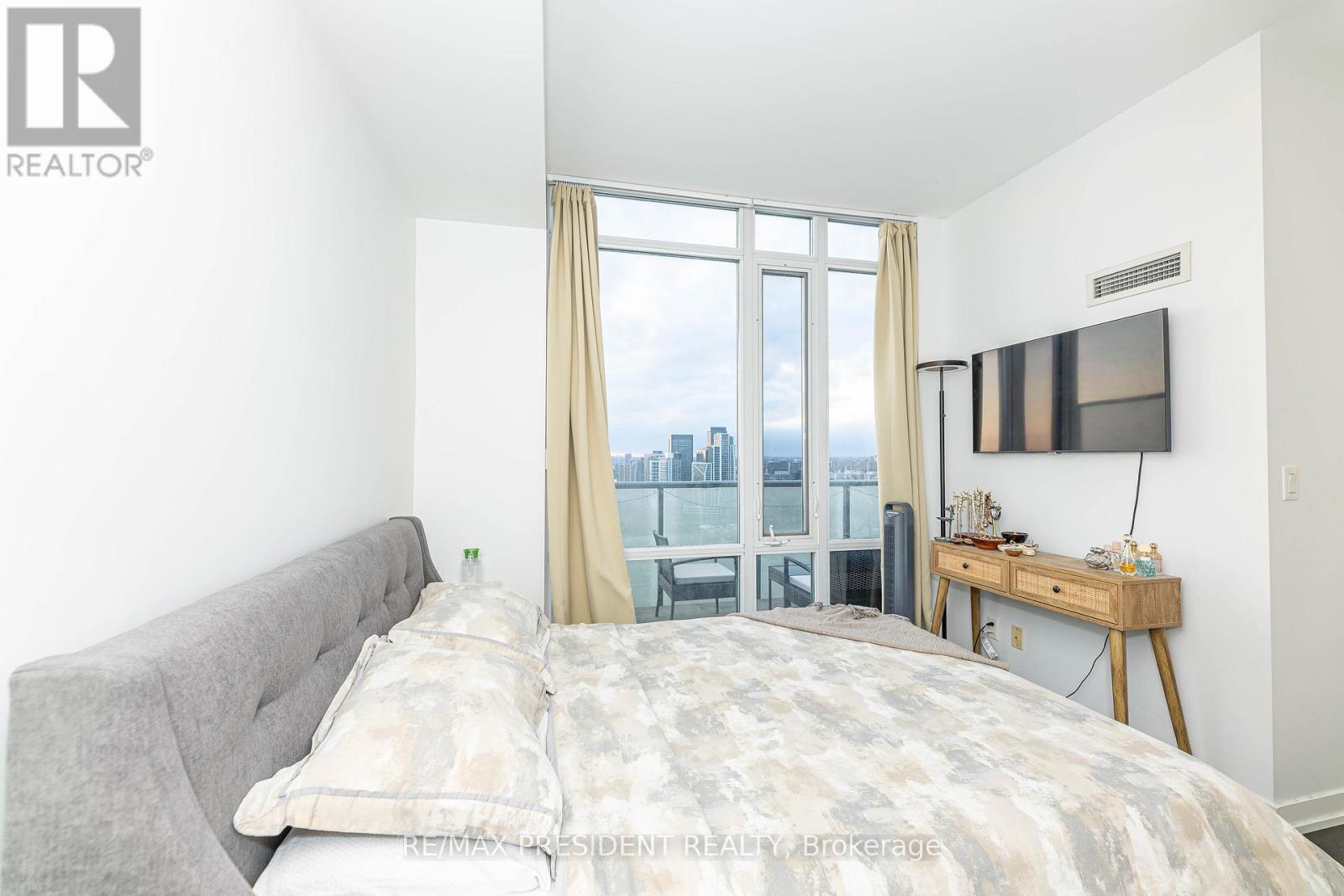Ph 02 - 178 Fort York Boulevard Nw, Toronto, Ontario  M5V 0C8 - Photo 33 - C12507768
