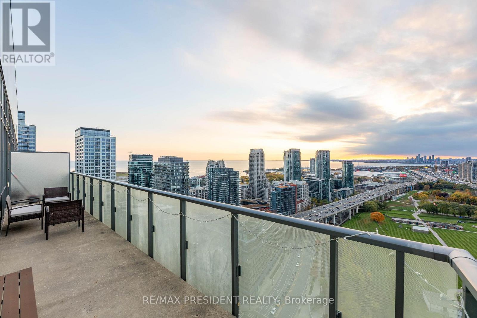 Ph 02 - 178 Fort York Boulevard Nw, Toronto, Ontario  M5V 0C8 - Photo 35 - C12507768