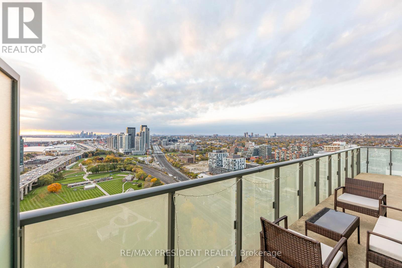 Ph 02 - 178 Fort York Boulevard Nw, Toronto, Ontario  M5V 0C8 - Photo 37 - C12507768