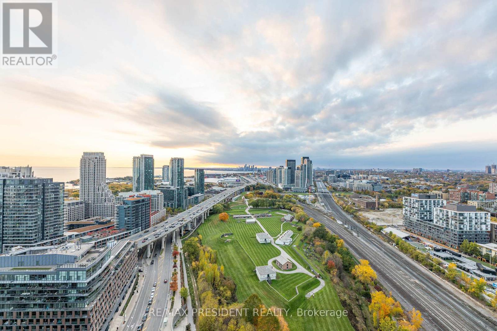 Ph 02 - 178 Fort York Boulevard Nw, Toronto, Ontario  M5V 0C8 - Photo 39 - C12507768