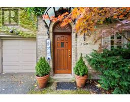 109 PARK ROAD, Toronto, Ontario