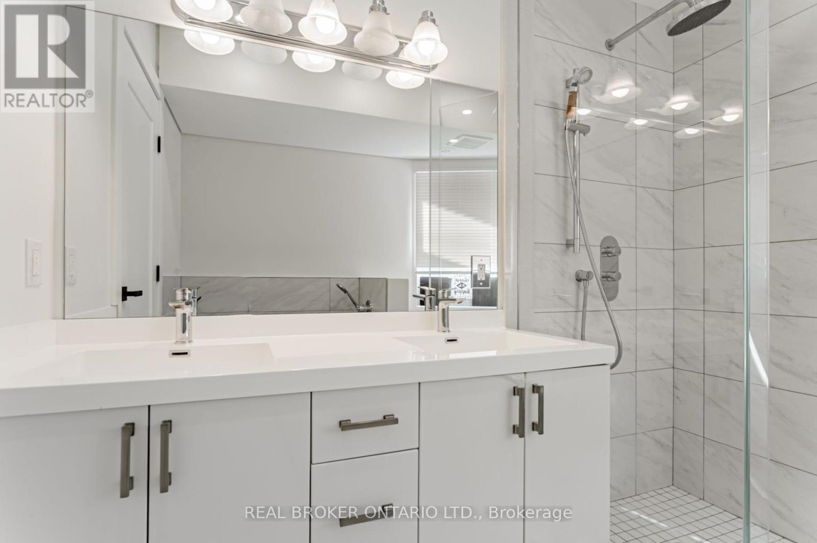 A - 1088 Avenue Road, Toronto, Ontario  M5N 2E2 - Photo 11 - C12507828