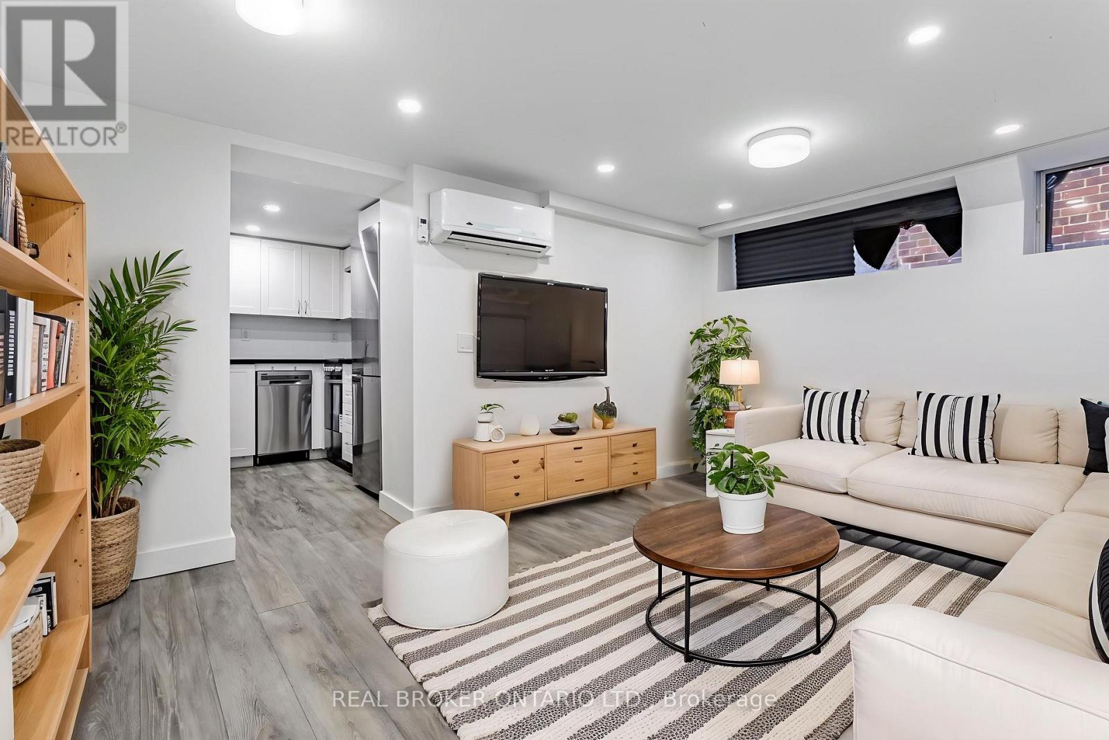 C - 1088 AVENUE ROAD, Toronto, Ontario