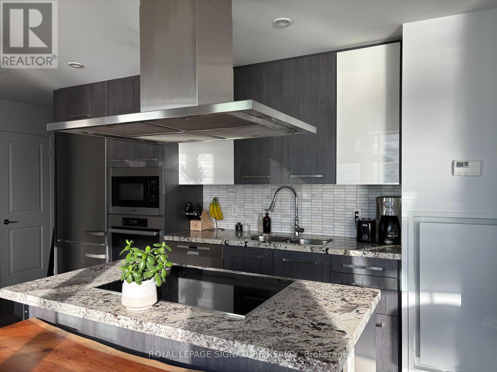 4510 - 8 The Esplanade, Toronto, Ontario  M5E 0A6 - Photo 10 - C12507924