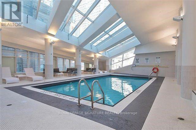 4510 - 8 The Esplanade, Toronto, Ontario  M5E 0A6 - Photo 16 - C12507924