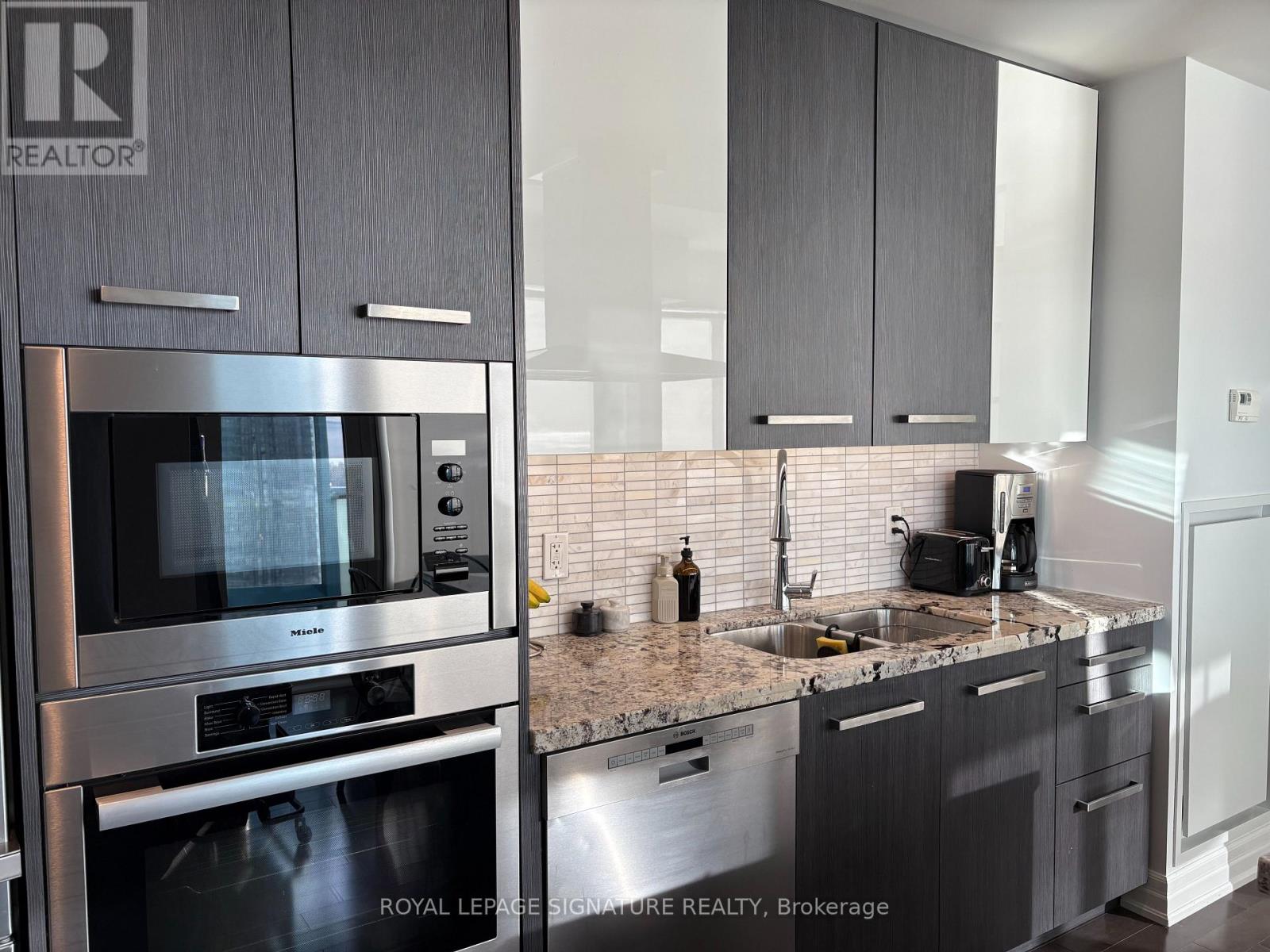 4510 - 8 The Esplanade, Toronto, Ontario  M5E 0A6 - Photo 9 - C12507924