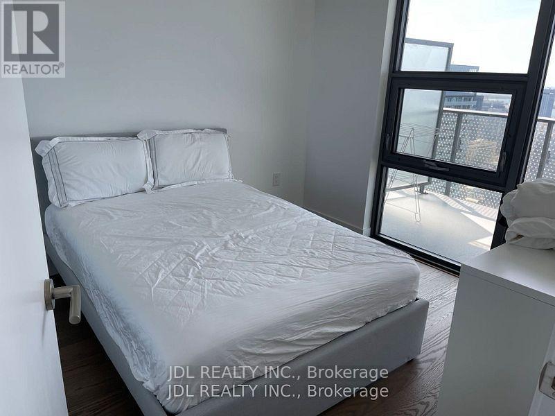 5303 - 11 Wellesley Street W, Toronto, Ontario  M4Y 1E8 - Photo 7 - C12507966