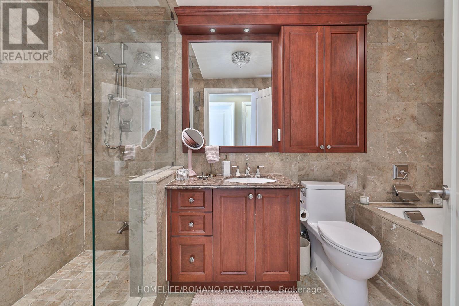 401 - 68 Yorkville Avenue, Toronto, Ontario  M5R 1C4 - Photo 16 - C12508030