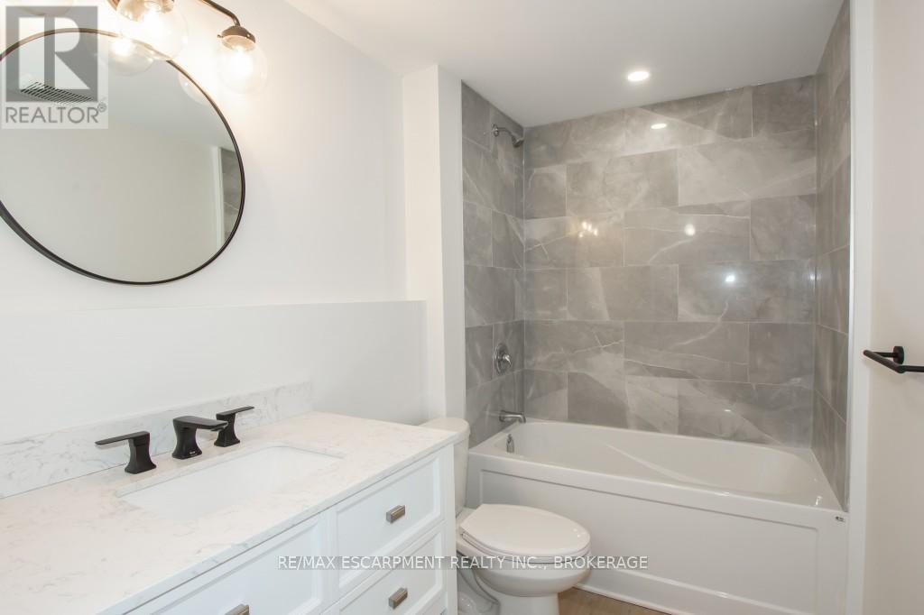 Lower - 6245 Eldorado Avenue, Niagara Falls, Ontario L2H 1S5 - Photo 4 - X12508168