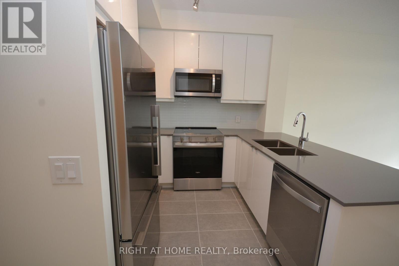 2508 - 3260 Sheppard Avenue E, Toronto, Ontario  M1T 0B5 - Photo 16 - E12507764