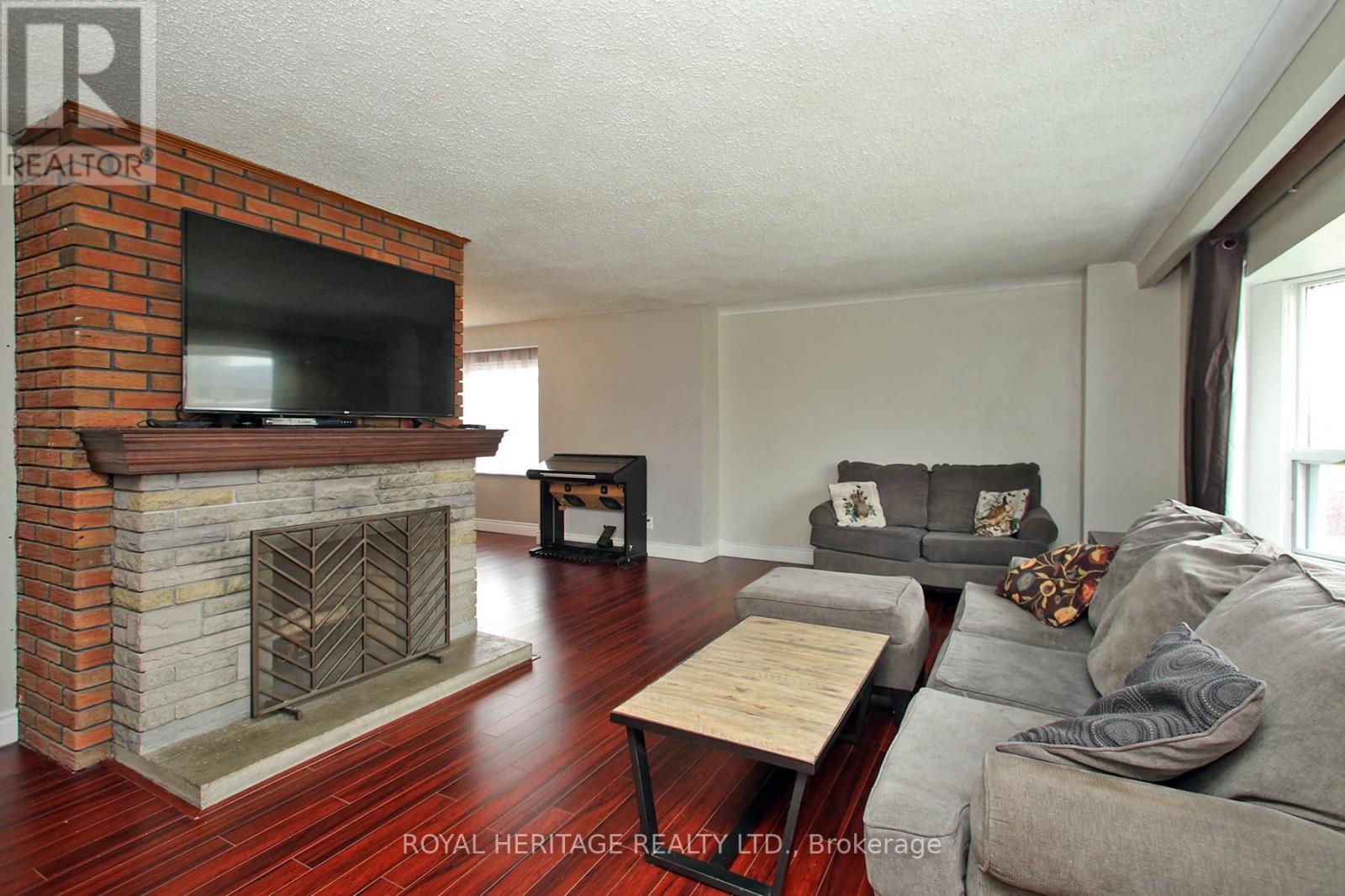 4 Brantwood Drive, Toronto, Ontario  M1H 2G6 - Photo 4 - E12507770