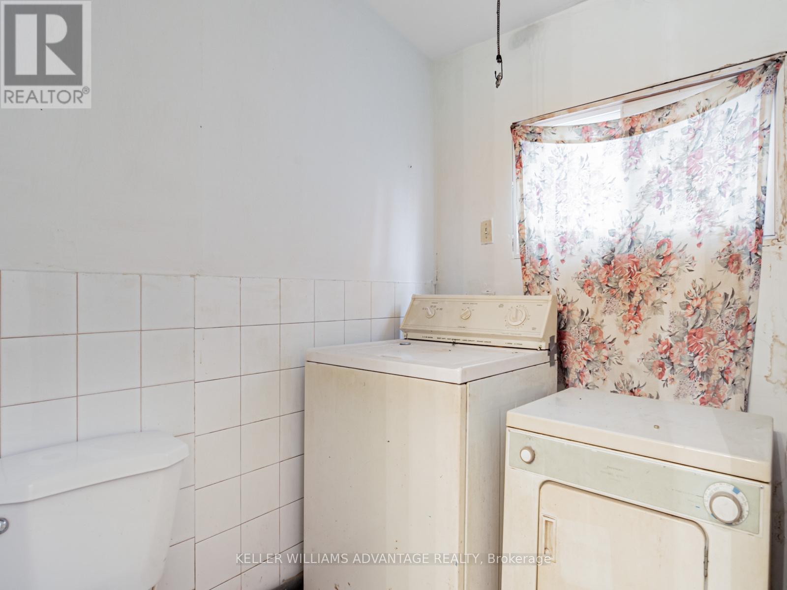 1042 Dundas Street E, Toronto, Ontario  M4M 1R8 - Photo 10 - E12507784