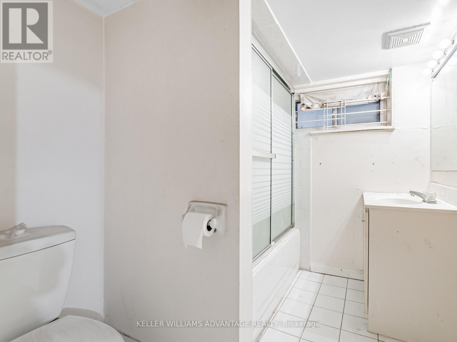 1042 Dundas Street E, Toronto, Ontario  M4M 1R8 - Photo 12 - E12507784