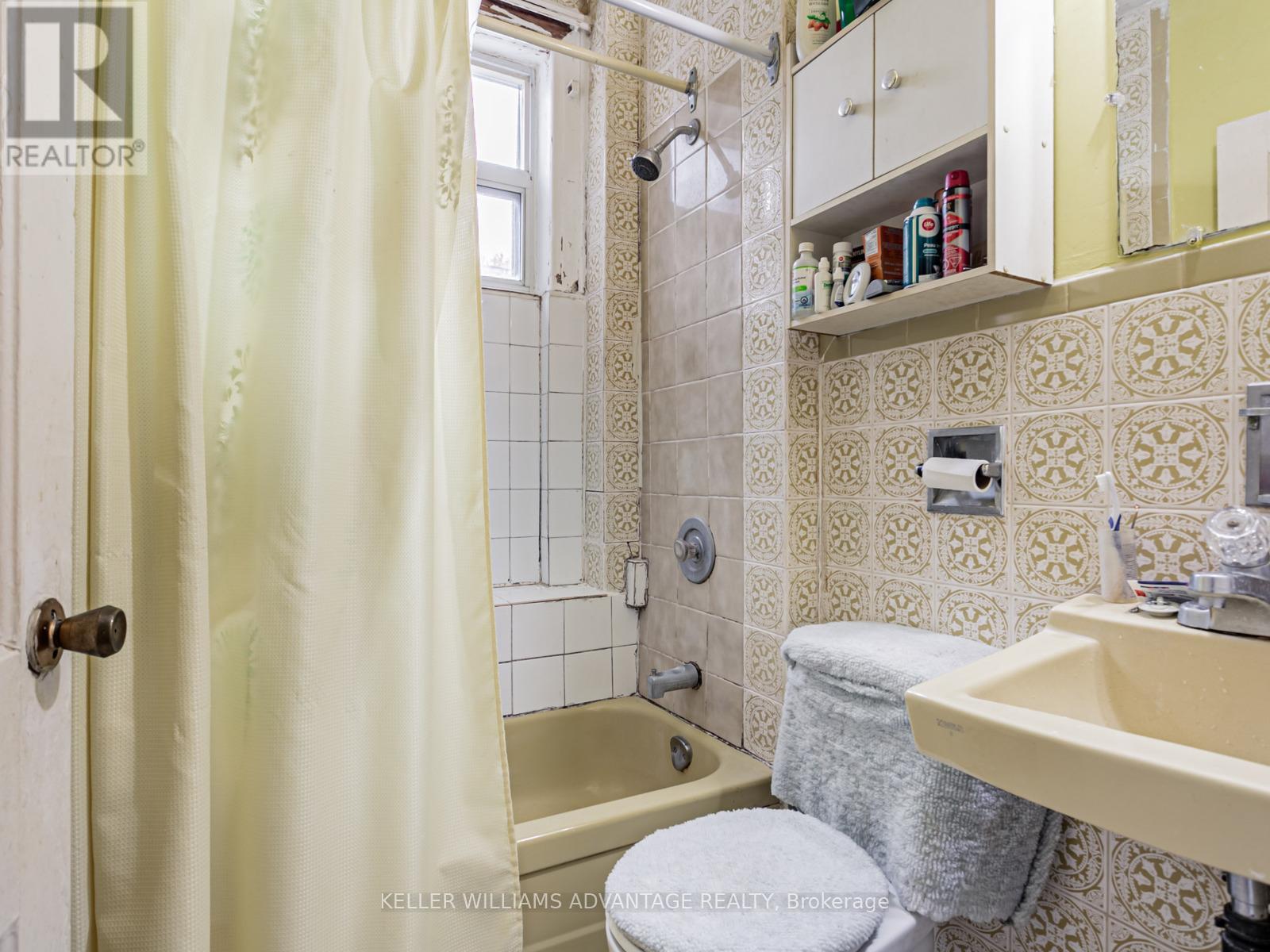 1042 Dundas Street E, Toronto, Ontario  M4M 1R8 - Photo 15 - E12507784