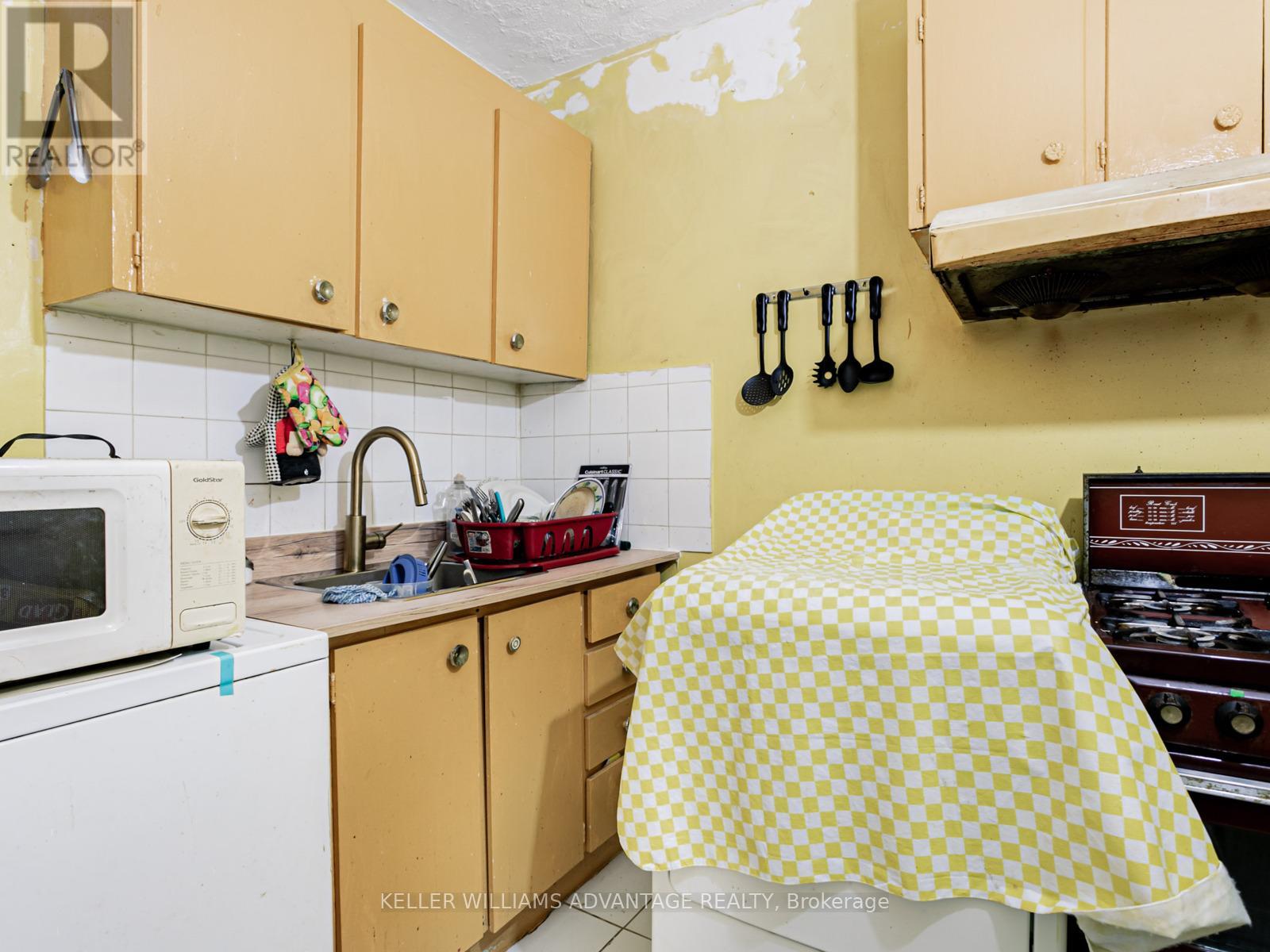 1042 Dundas Street E, Toronto, Ontario  M4M 1R8 - Photo 16 - E12507784