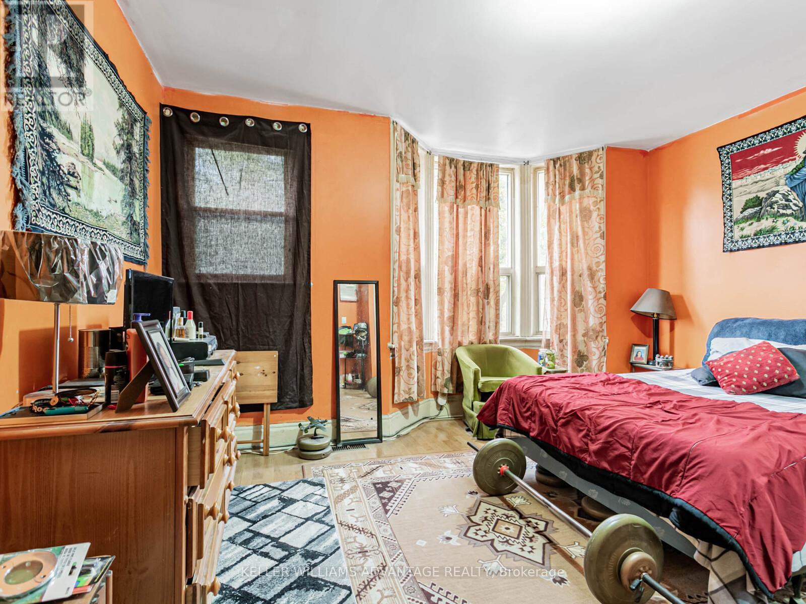 1042 Dundas Street E, Toronto, Ontario  M4M 1R8 - Photo 18 - E12507784