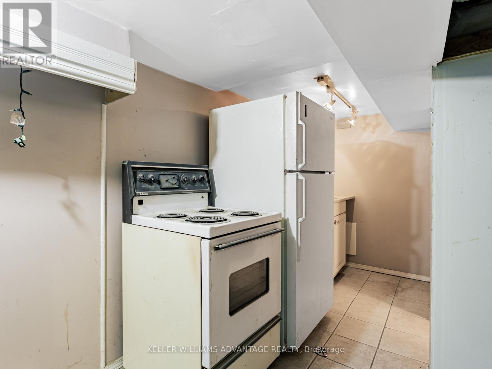 1042 Dundas Street E, Toronto, Ontario  M4M 1R8 - Photo 28 - E12507784