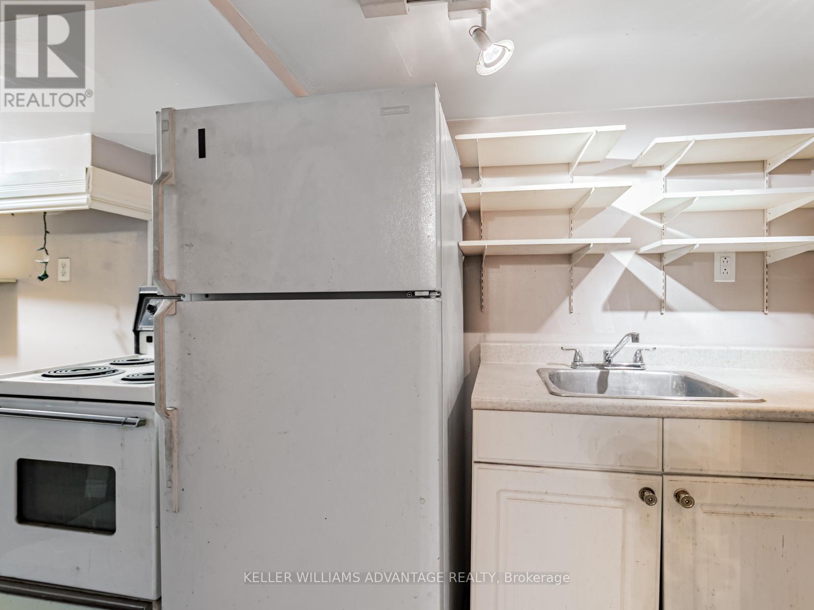 1042 Dundas Street E, Toronto, Ontario  M4M 1R8 - Photo 29 - E12507784