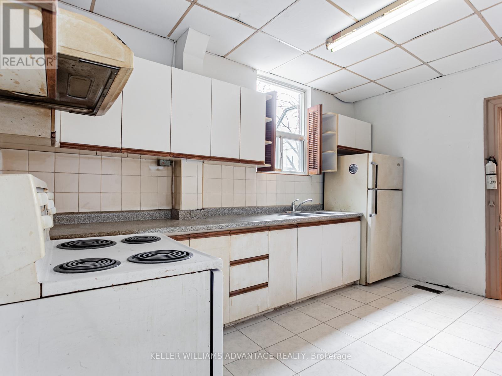 1042 Dundas Street E, Toronto, Ontario  M4M 1R8 - Photo 6 - E12507784