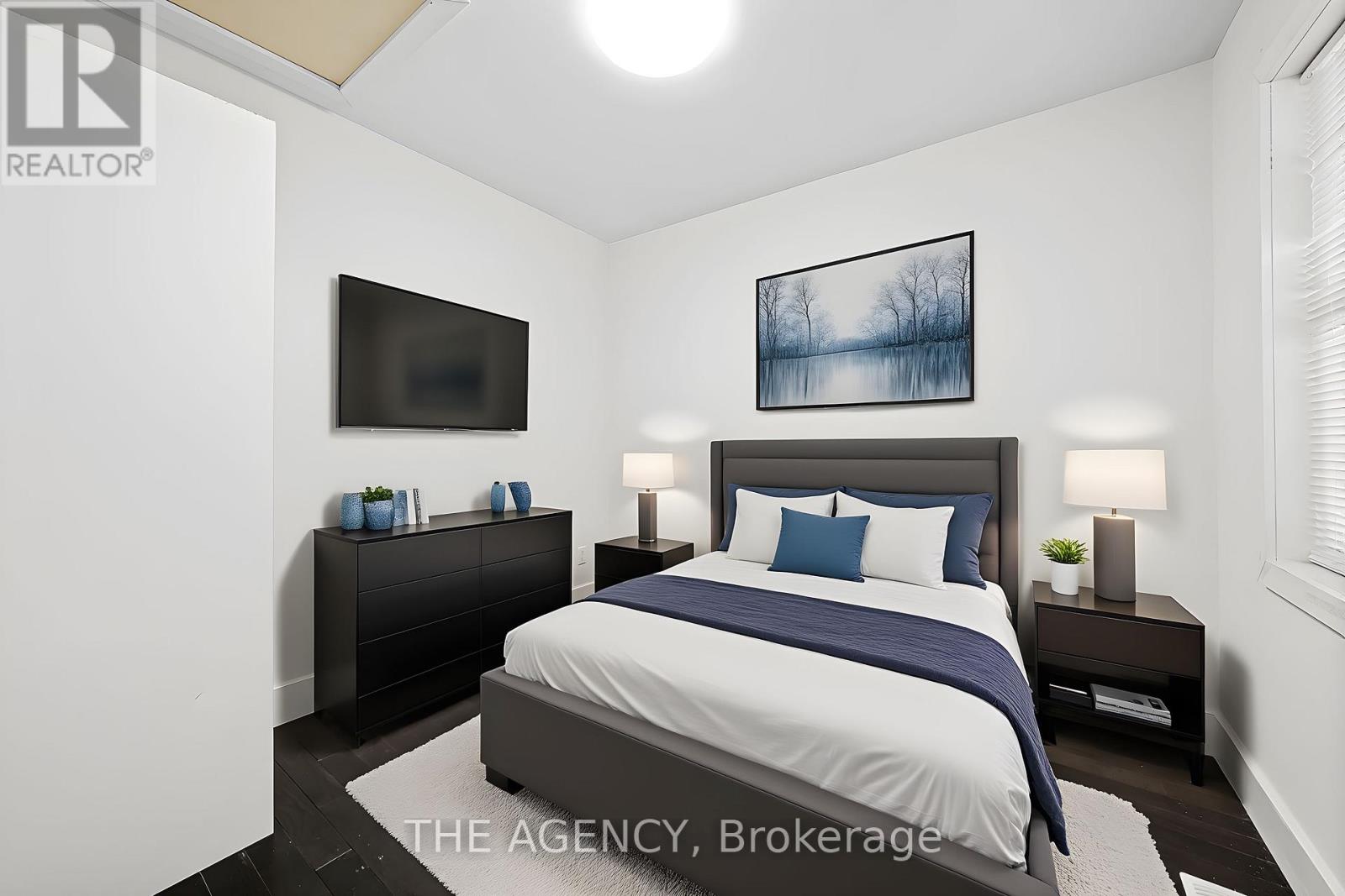 26 Gatwick Avenue, Toronto, Ontario  M4C 1W3 - Photo 8 - E12507846