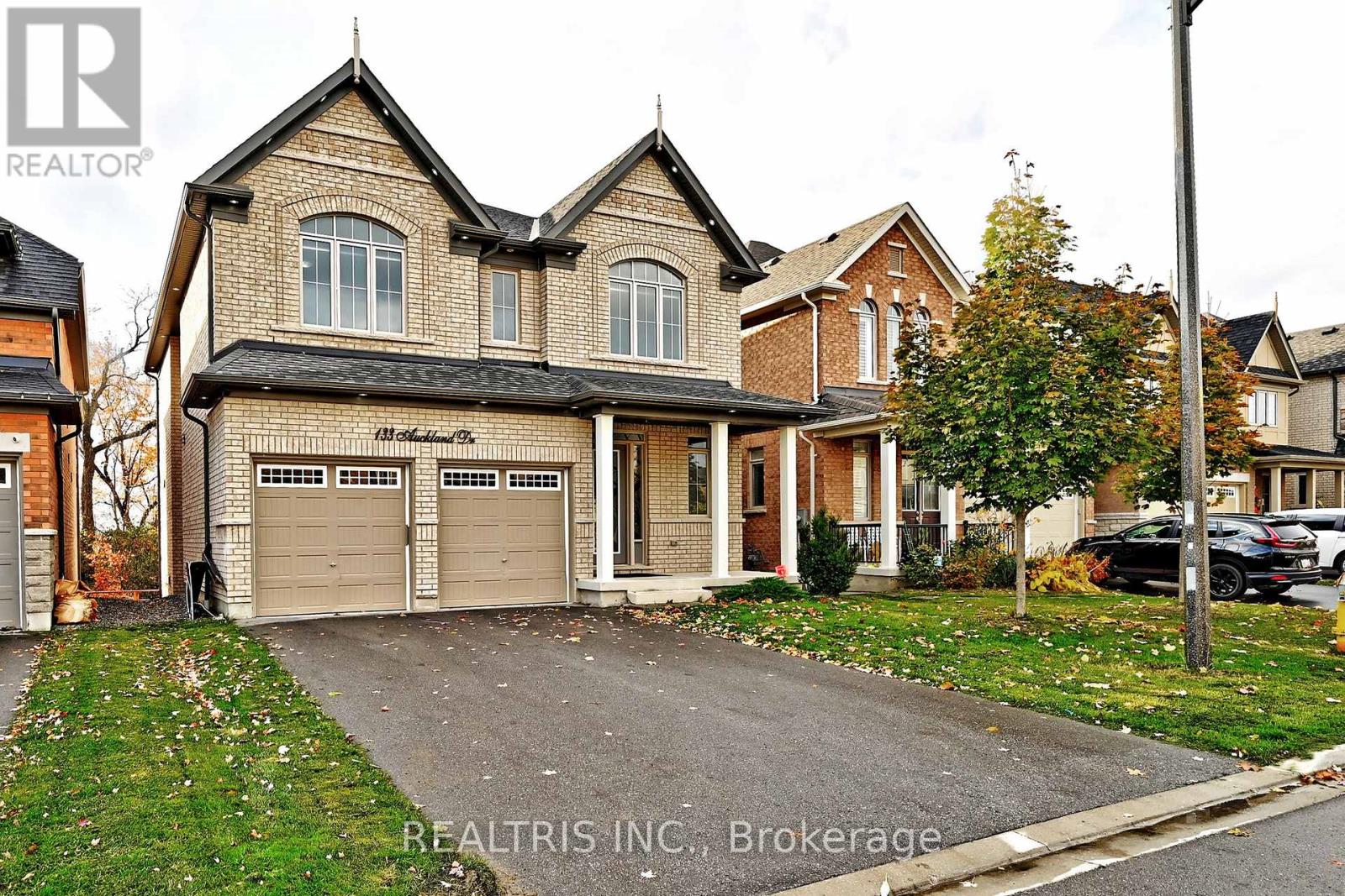 133 Auckland Drive, Whitby, Ontario  L1P 0J4 - Photo 2 - E12507980