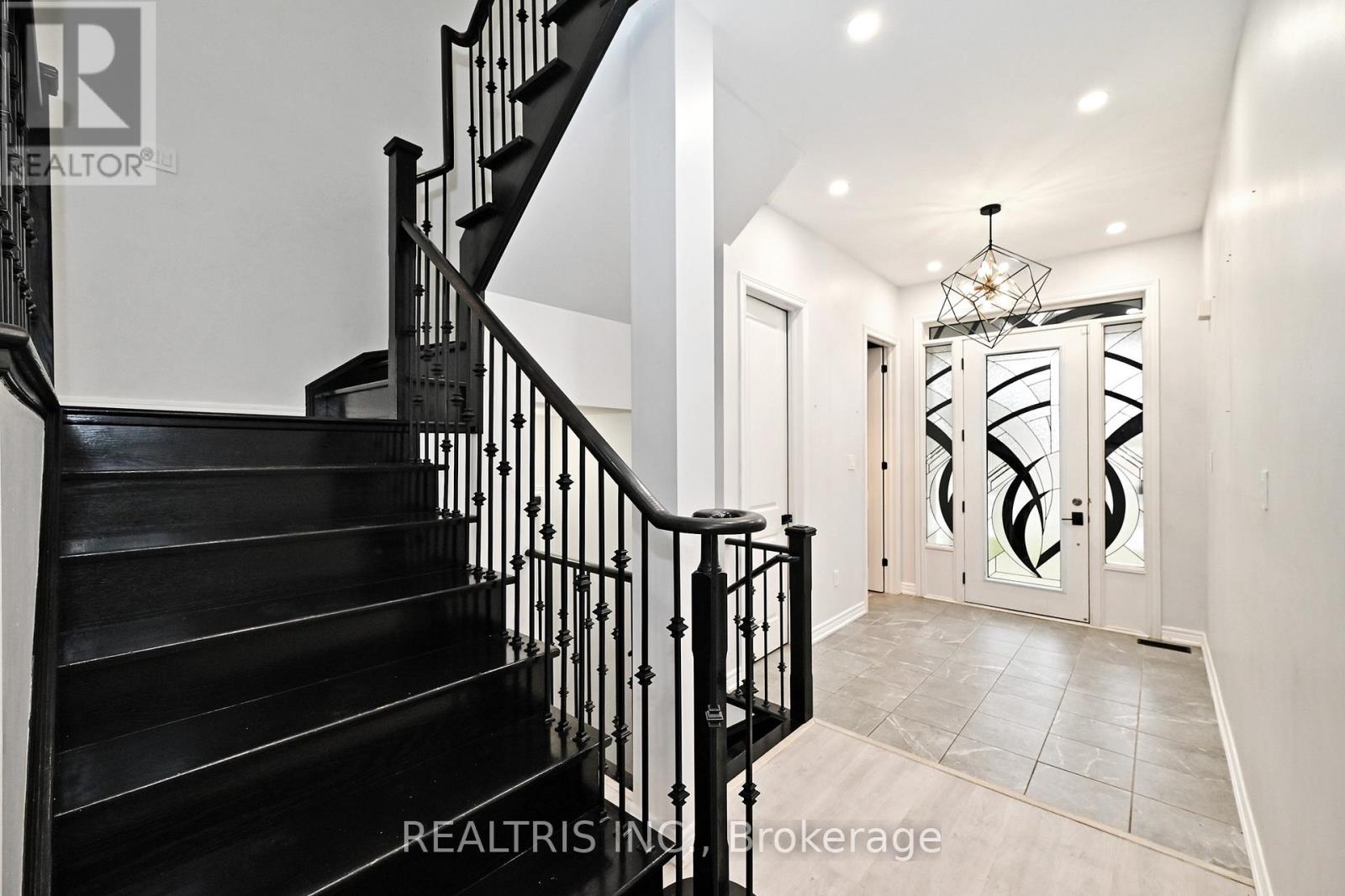 133 Auckland Drive, Whitby, Ontario  L1P 0J4 - Photo 4 - E12507980