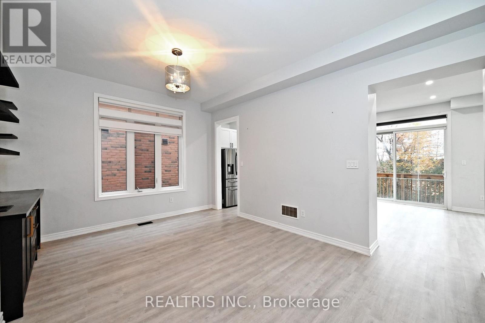 133 Auckland Drive, Whitby, Ontario  L1P 0J4 - Photo 6 - E12507980