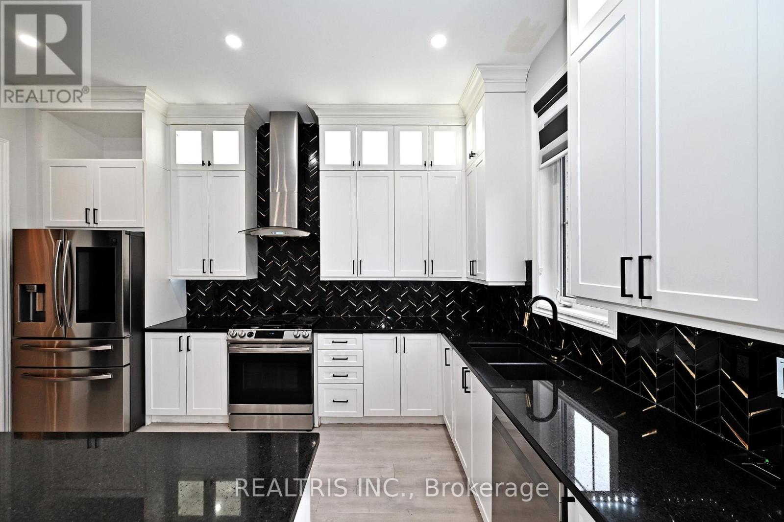 133 Auckland Drive, Whitby, Ontario  L1P 0J4 - Photo 9 - E12507980