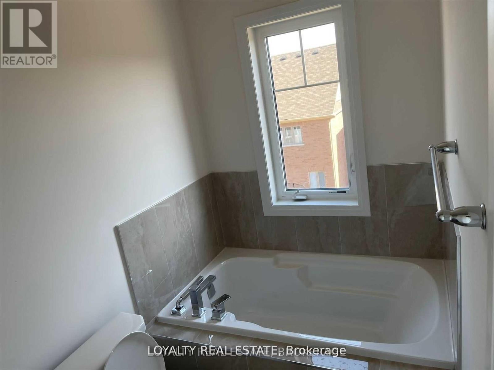 107 Bavin Street, Clarington, Ontario  L1C 7H5 - Photo 6 - E12508048