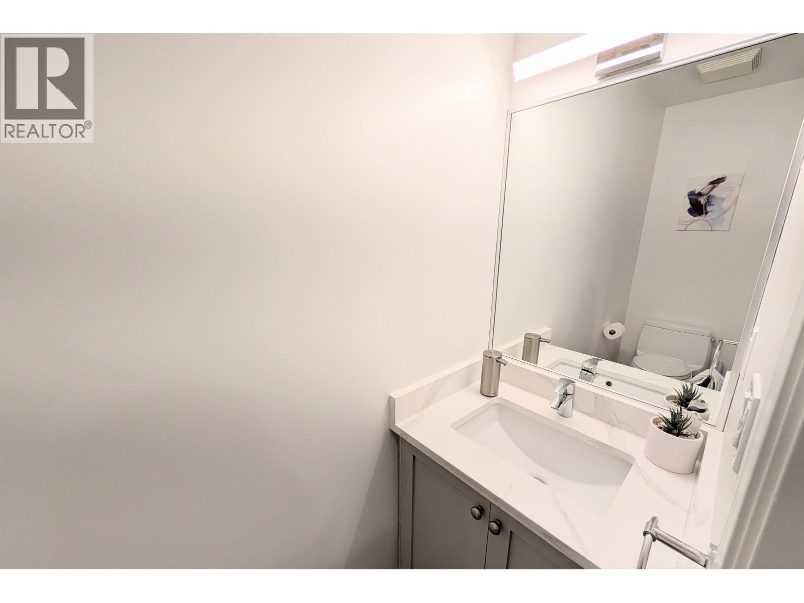 1 252 W 13th Street, North Vancouver, British Columbia  V7M 1N7 - Photo 11 - R3064455