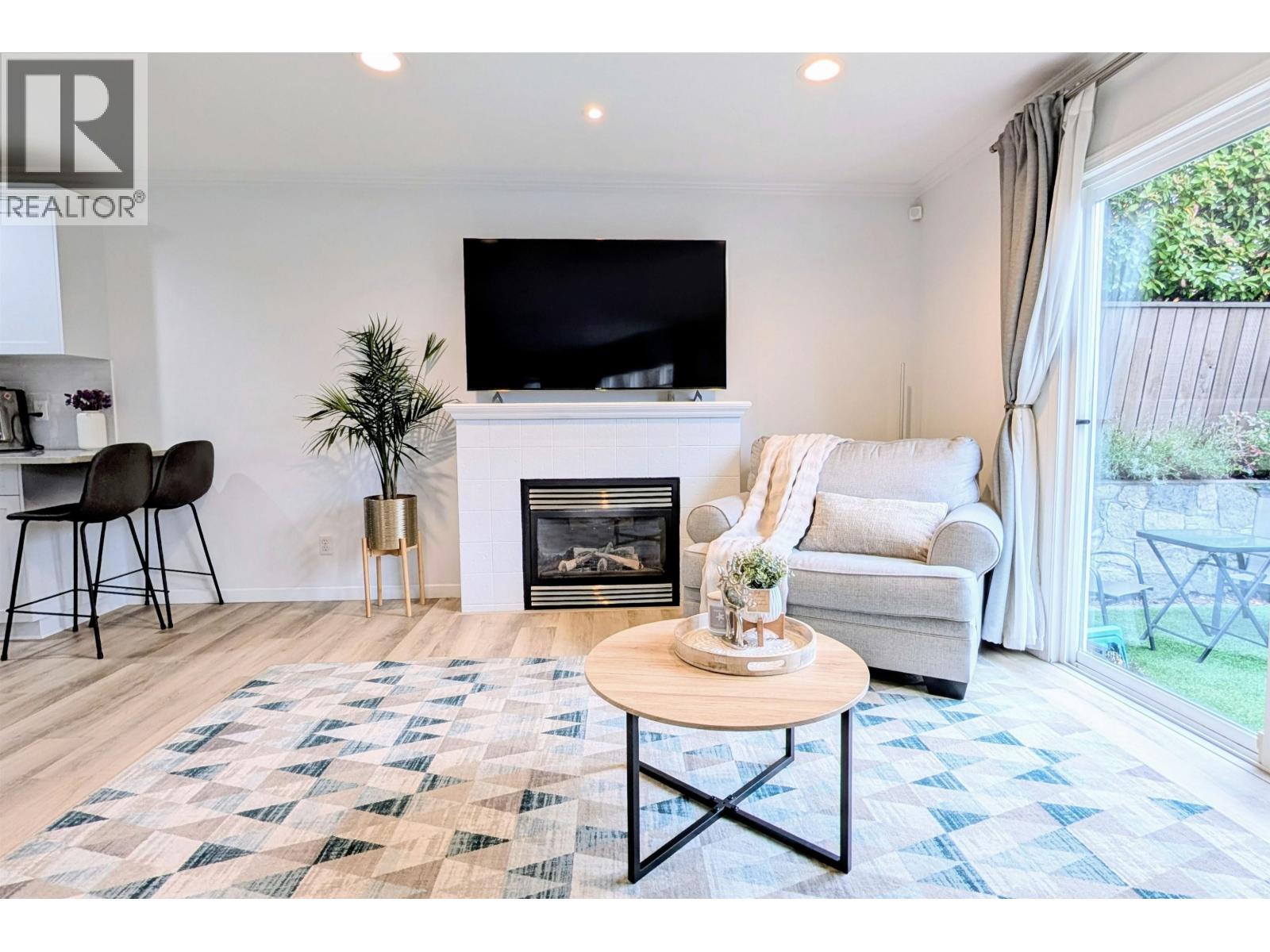 1 252 W 13th Street, North Vancouver, British Columbia  V7M 1N7 - Photo 5 - R3064455