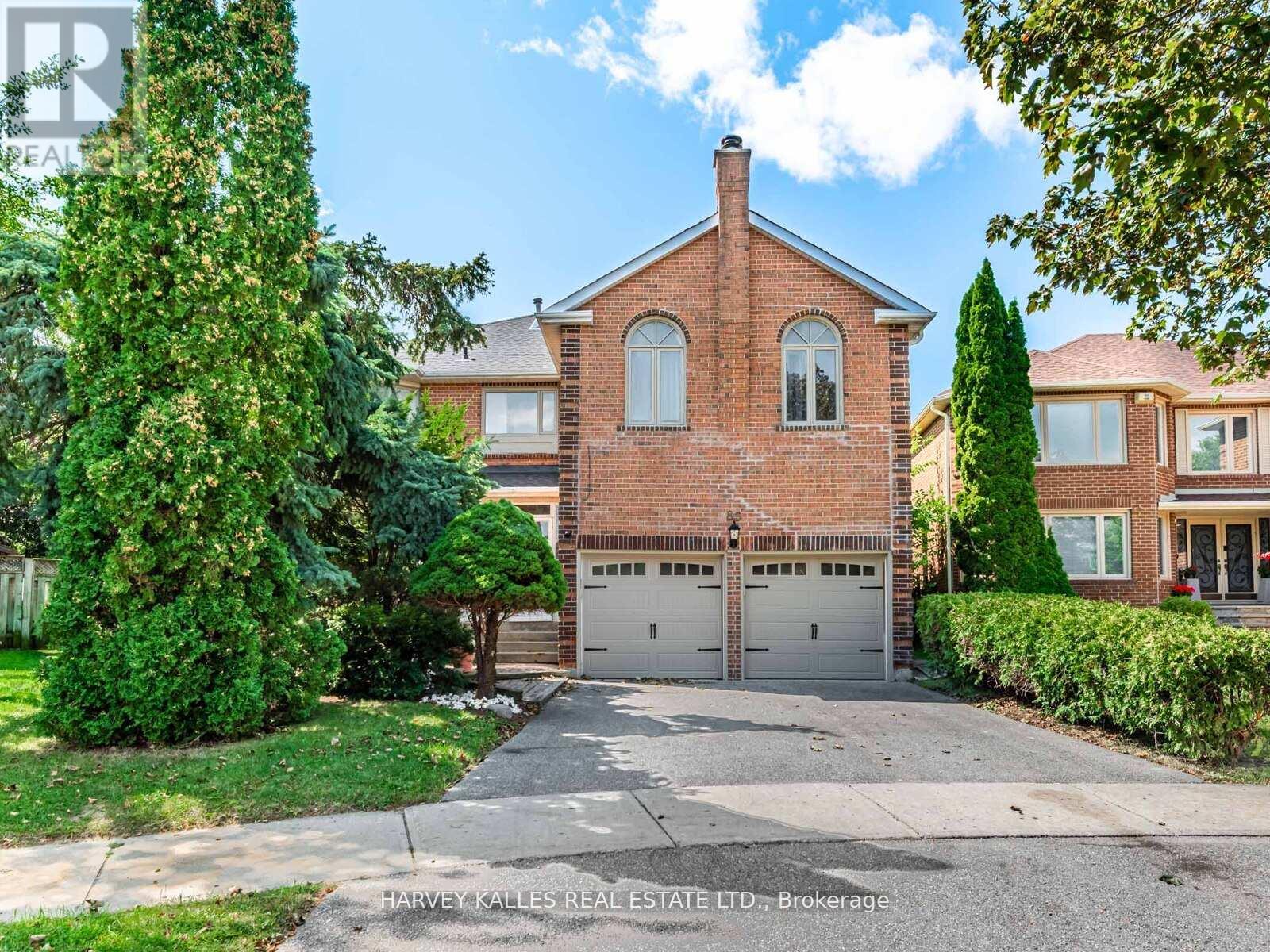 85 Franmore Circle, Vaughan, Ontario  L4J 3B9 - Photo 2 - N12508012