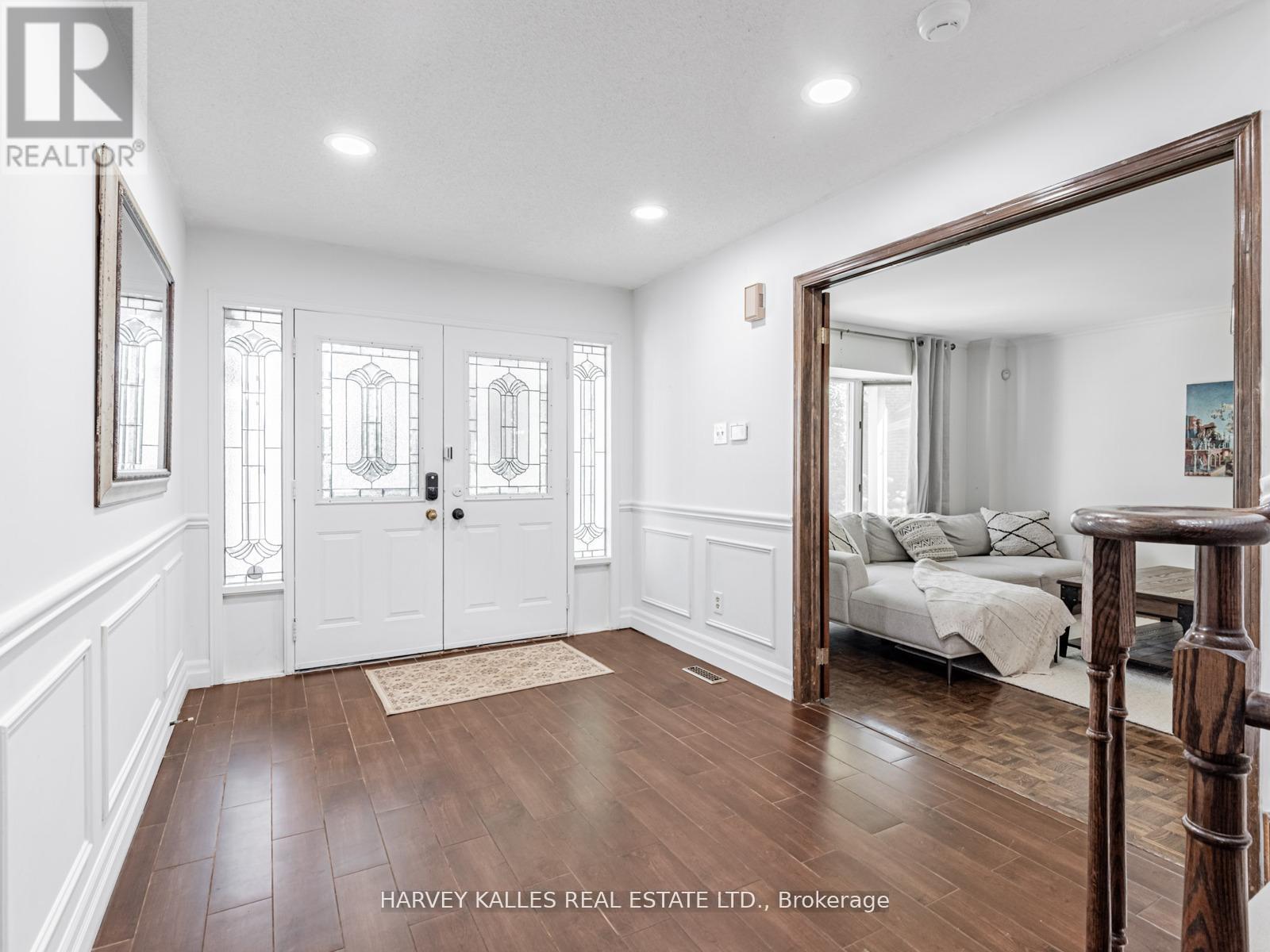 85 Franmore Circle, Vaughan, Ontario  L4J 3B9 - Photo 4 - N12508012