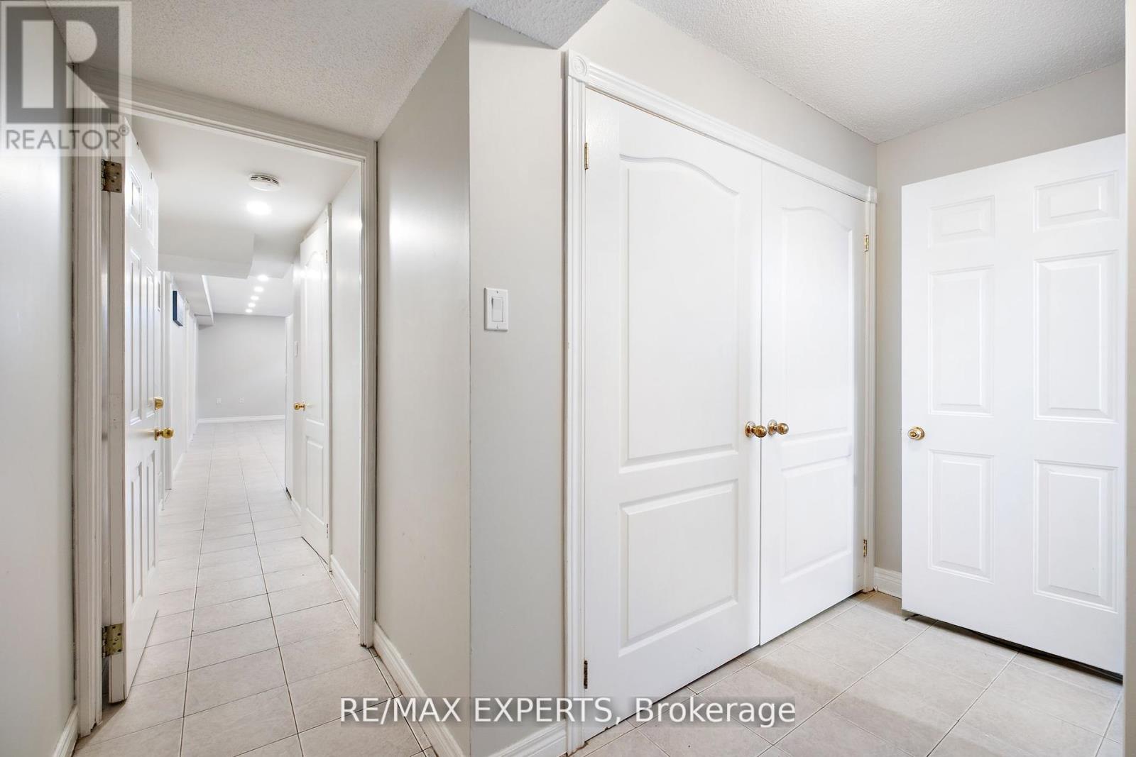 14 Aishford Road, Bradford West Gwillimbury (Bradford), Ontario  L3Z 3E3 - Photo 10 - N12508058