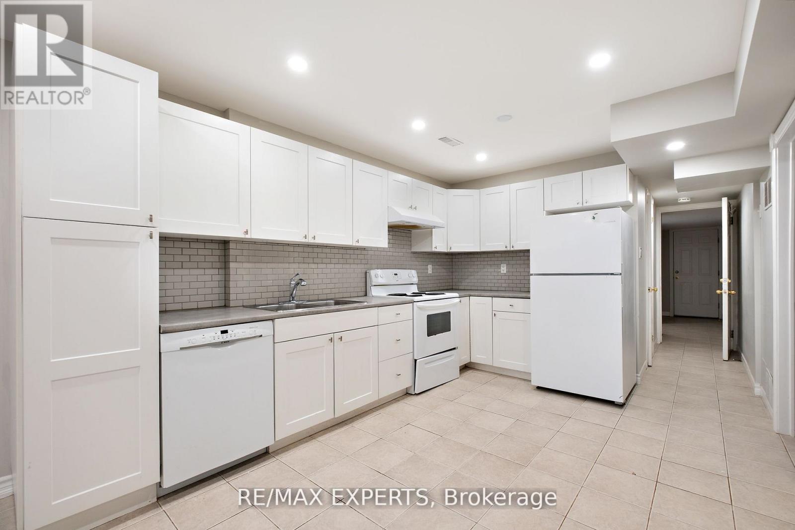 14 Aishford Road, Bradford West Gwillimbury (Bradford), Ontario  L3Z 3E3 - Photo 12 - N12508058