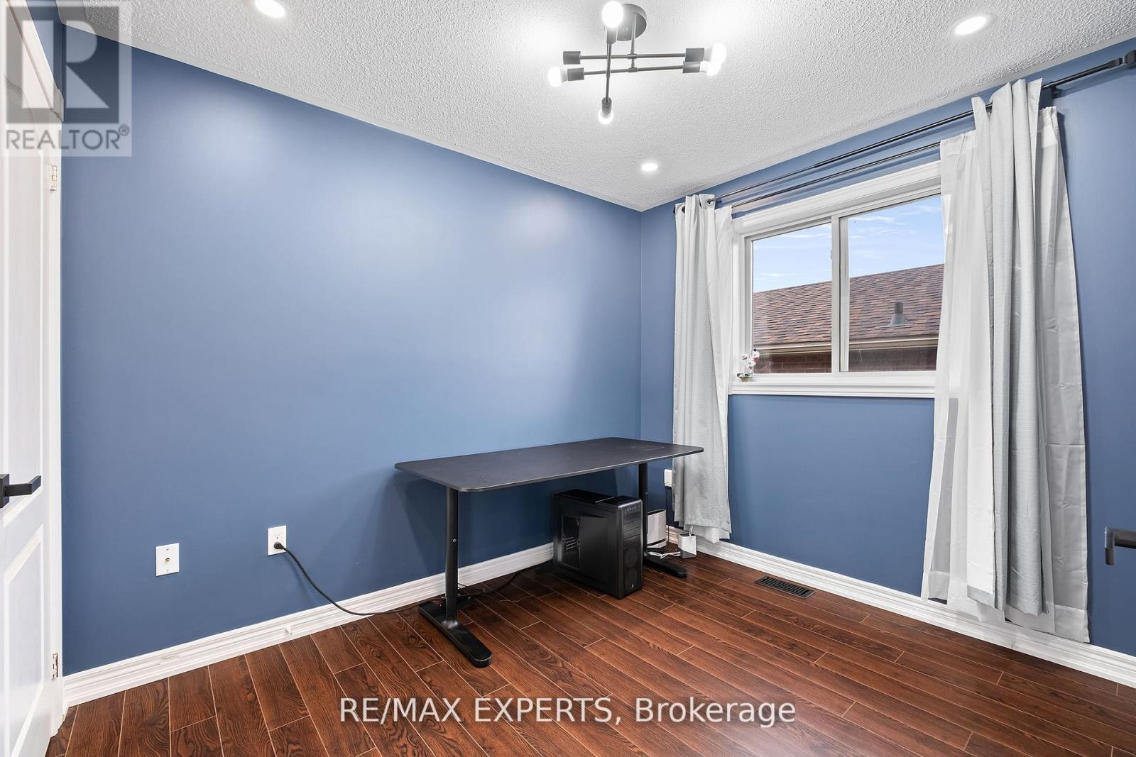 14 Aishford Road, Bradford West Gwillimbury (Bradford), Ontario  L3Z 3E3 - Photo 9 - N12508058