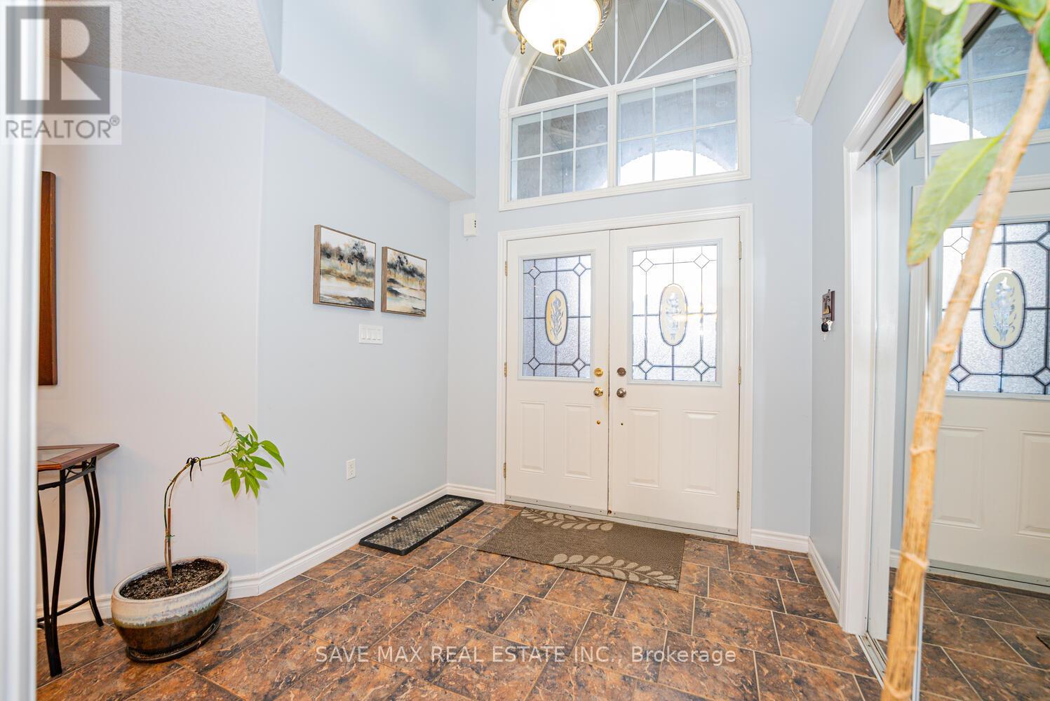 77 Sovereign's Gate, Barrie, Ontario  L4N 0Y9 - Photo 4 - S12508014