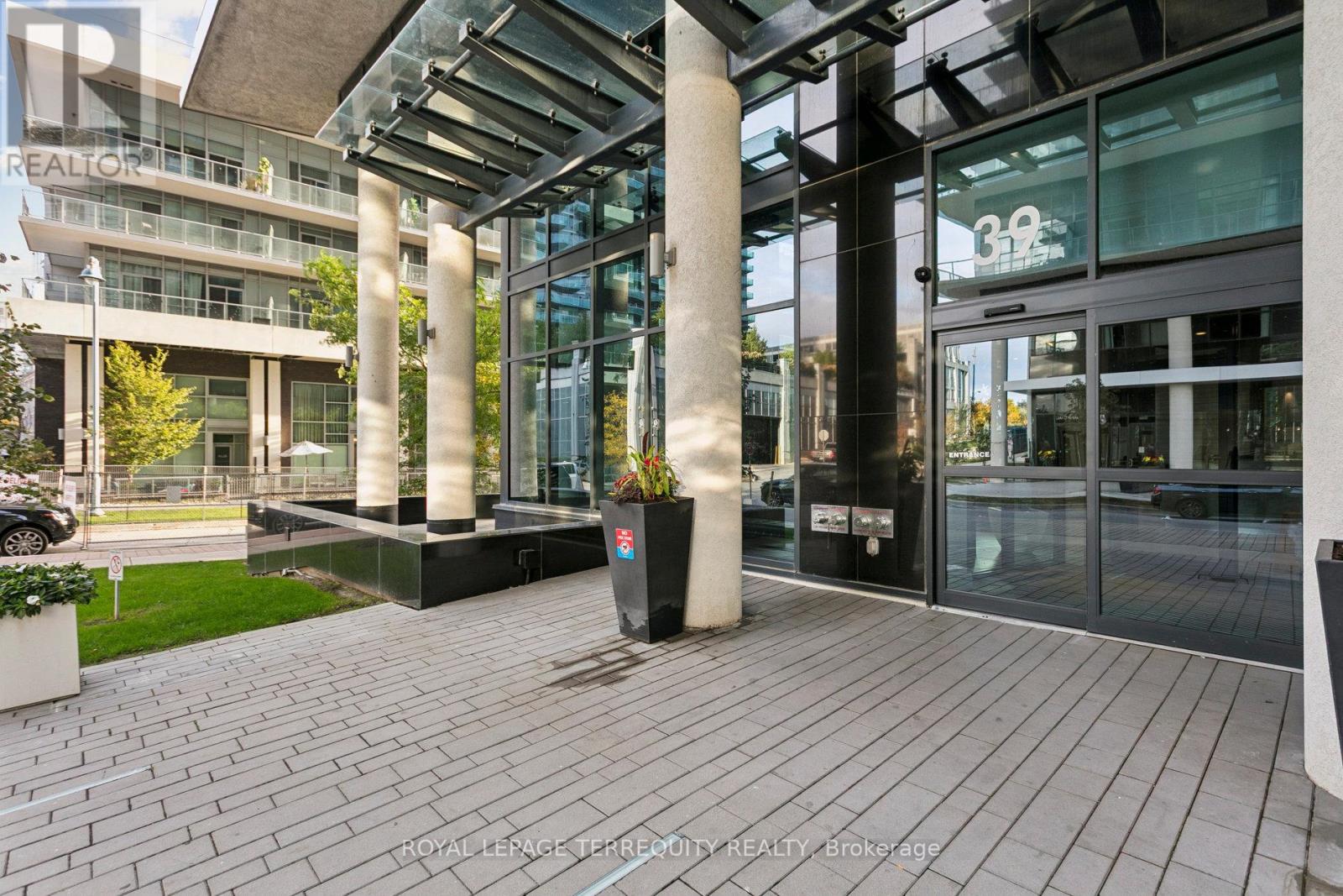 1402 - 39 Annie Craig Drive, Toronto, Ontario M8V 0H1 - Photo 4 - W12506696