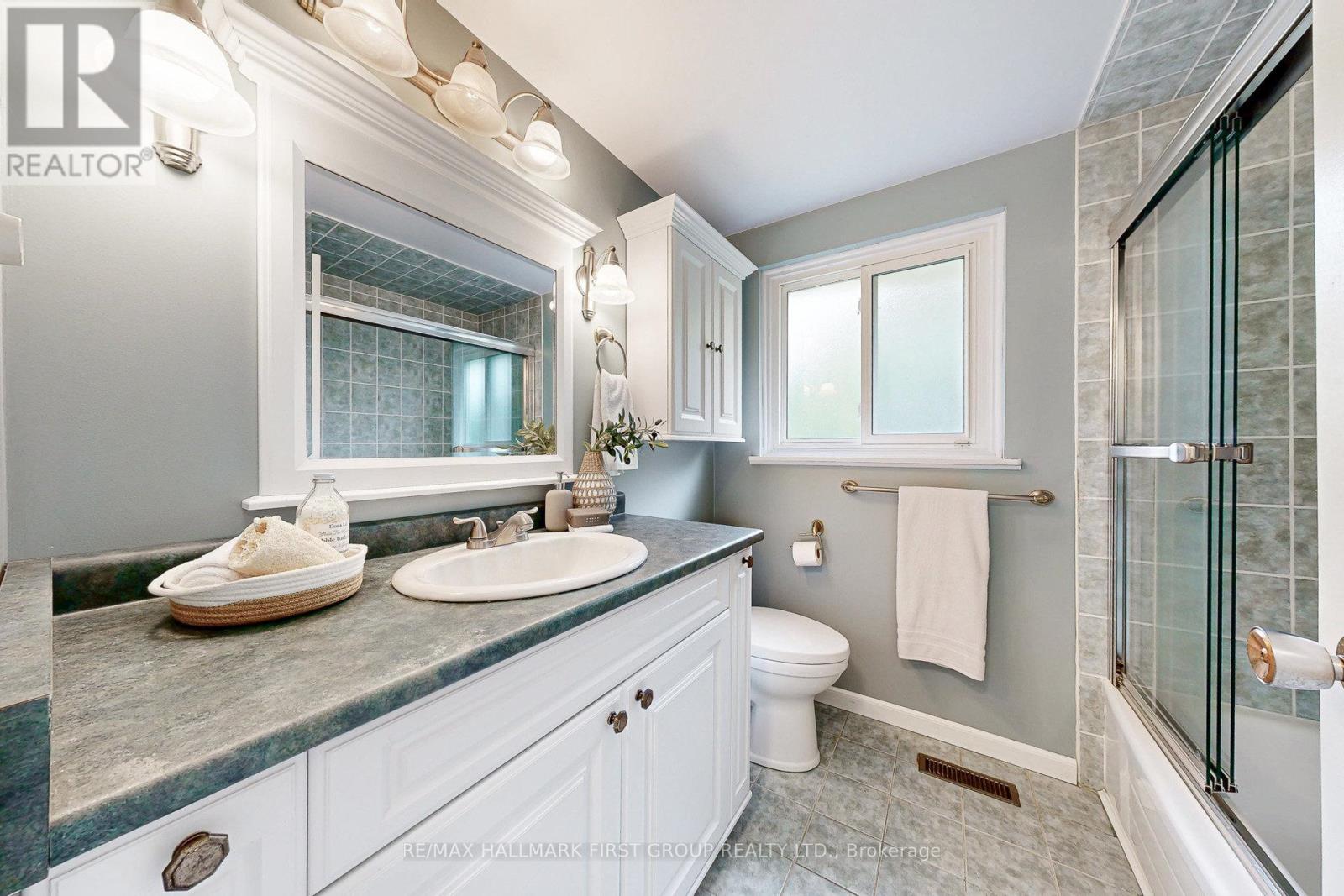 1059 Basswood Court, Oshawa, Ontario  L1H 2G9 - Photo 22 - E12502874