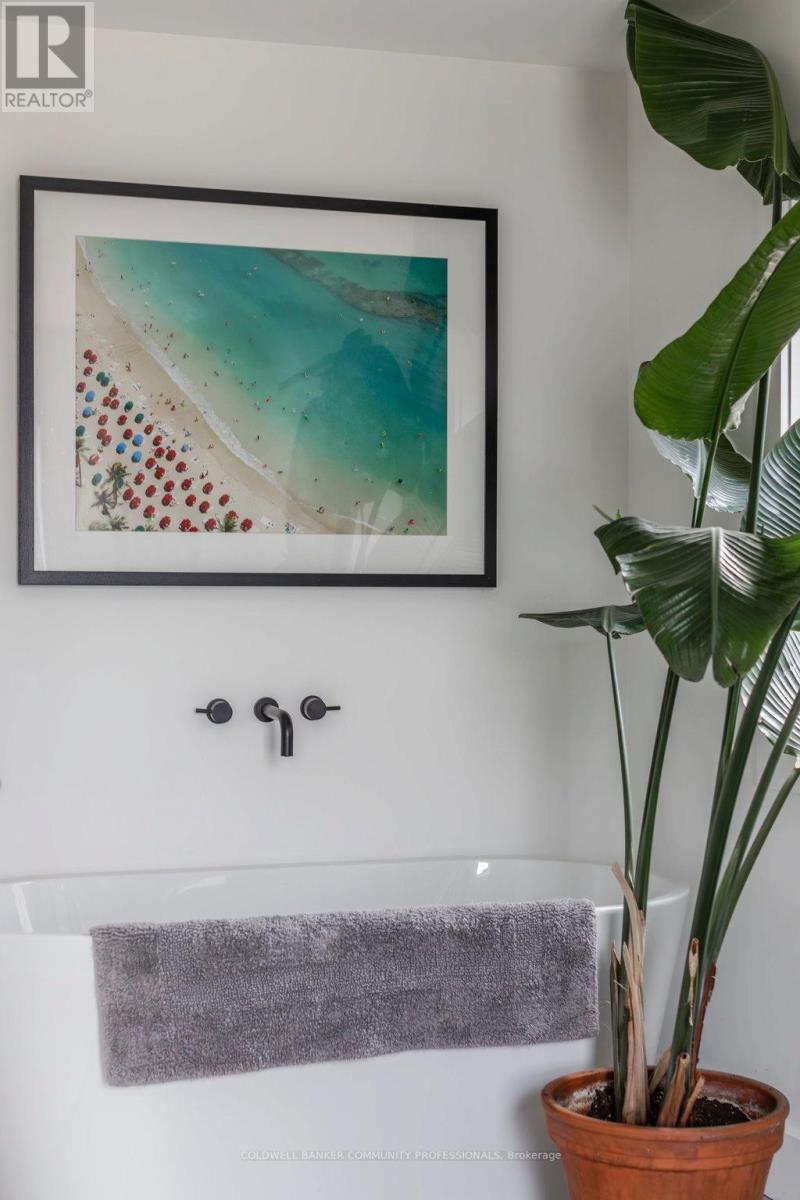 284 Houghton Avenue S, Hamilton, Ontario  L8K 2N3 - Photo 34 - X12501596