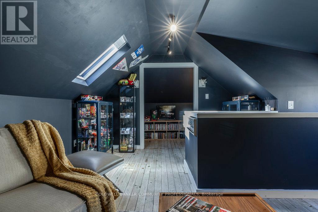 284 Houghton Avenue S, Hamilton, Ontario  L8K 2N3 - Photo 37 - X12501596