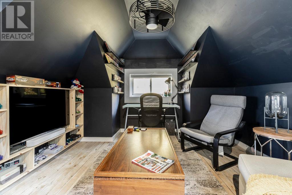 284 Houghton Avenue S, Hamilton, Ontario  L8K 2N3 - Photo 39 - X12501596