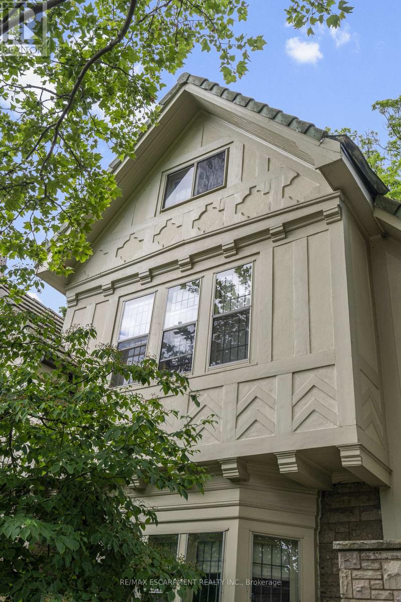 2 Oak Knoll Drive, Hamilton, Ontario  L8S 4C3 - Photo 44 - X12507062