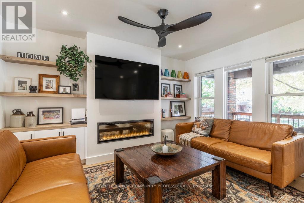 284 Houghton Avenue S, Hamilton, Ontario  L8K 2N3 - Photo 9 - X12501596