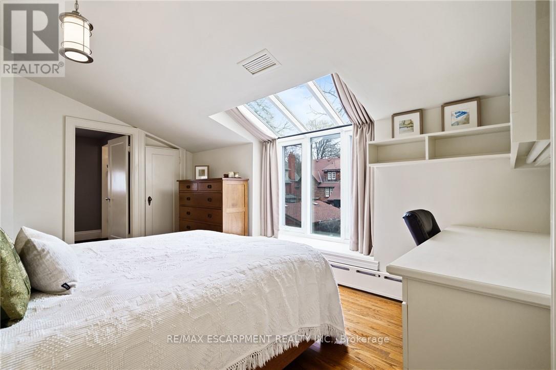 2 Oak Knoll Drive, Hamilton, Ontario  L8S 4C3 - Photo 36 - X12507062