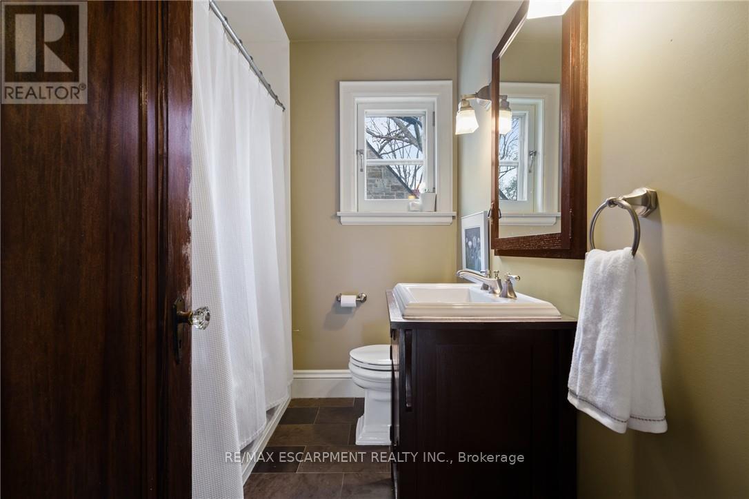 2 Oak Knoll Drive, Hamilton, Ontario  L8S 4C3 - Photo 34 - X12507062