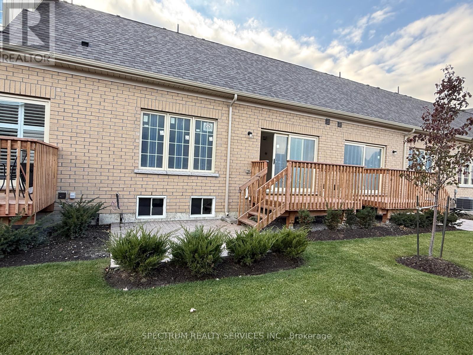 123 Muzzo Drive, Brampton, Ontario  L6R 3Y4 - Photo 11 - W12507742