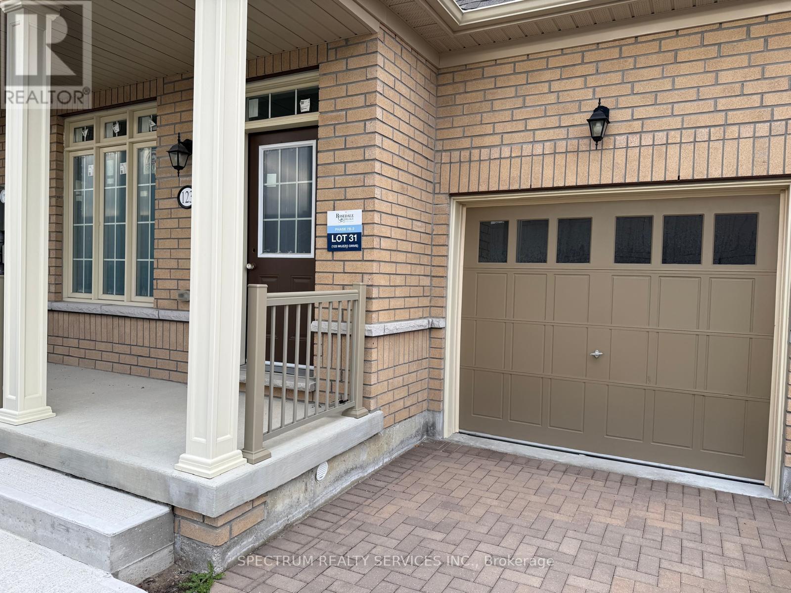 123 Muzzo Drive, Brampton, Ontario  L6R 3Y4 - Photo 3 - W12507742