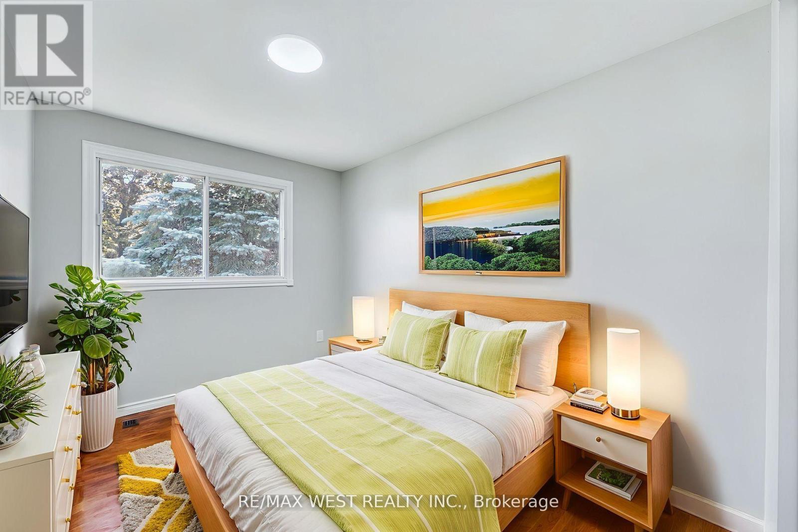 15 Lawrence Avenue, Orangeville, Ontario  L9W 1S5 - Photo 7 - W12507752