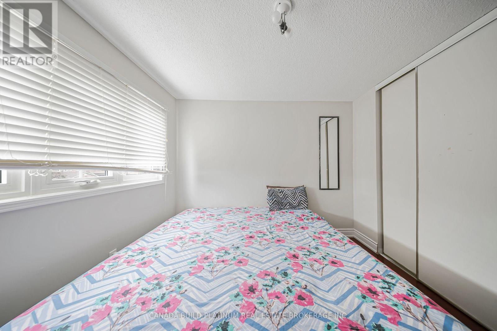 71 Ravenswood Drive, Brampton, Ontario  L6Y 4A1 - Photo 32 - W12507798